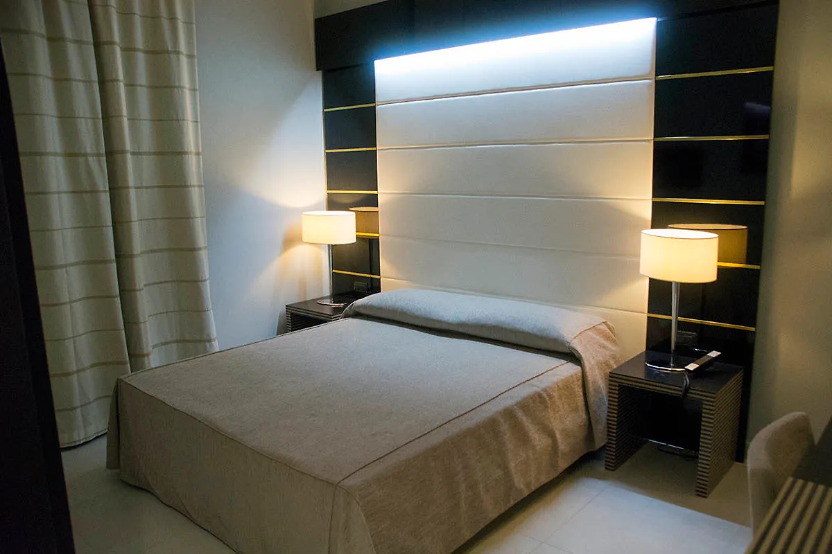 ****  Hotel Palazzo Salgar à Naples Italie